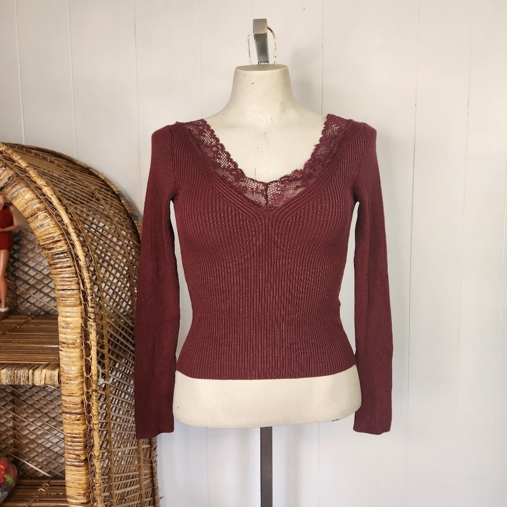H&M Divided V-Neck Ribbed Long Sleeve Burgundy Lace Sweater Size Xs Wimsigoth - Picture 2 of 6